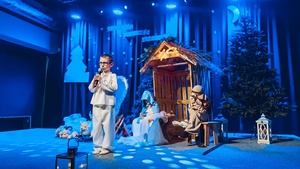 Jasełka Dzieci - Przedszkolaki podczas przedstawienia na scenie