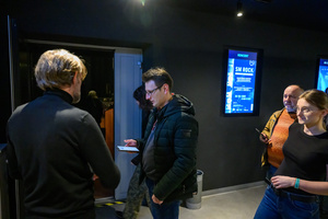 Koncert S.M.Rock - Publiczność przed wejściem na salę kina Marzenie