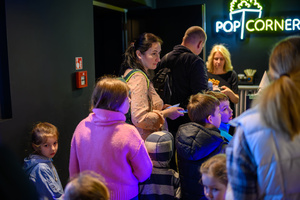 Rozmarzone poranki: Nowe przygody Misia Uszatka - Uczestnicy Rozmarzonych poranków w holu kina Marzenie