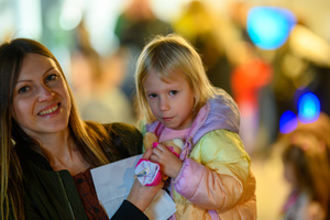 Rozmarzone poranki: Nowe przygody Misia Uszatka - Uczestnicy Rozmarzonych poranków w holu kina Marzenie