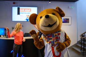 Rozmarzone poranki: Nowe przygody Misia Uszatka - Miś Uszatek w holu kina Marzenie