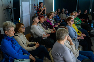 Pokaz filmu "Ceramiczna rewolucja" - Publiczność podczas rozmowy