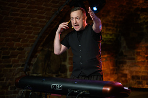 Koncert: Czesław Mozil Solo - Czesław Mozil na scenie Piwnic TCK