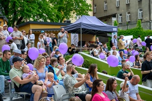 39. TNF: Dzień 3 (1.06.2025) - Rodzice z pociechami na widowni w Amfiteatrze Letnim
