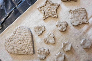 Warsztaty ceramiczne "Wzorzysty kafelek" - Gotowe kafelki ceramiczne