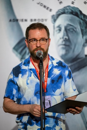 39. TNF: Dzień 8 (6.06.2025) - Marcin Dąbek prowadzący finisaż "©Plakiat. Wystawa wybranych plakatów artystycznych vol. 3" w Galerii TCK