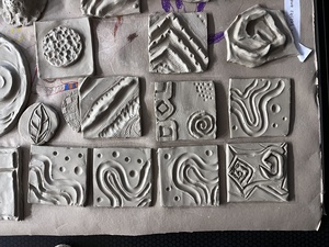 „Kompozycja miejska” - warsztaty ceramiczne - Kafelki ceramiczne