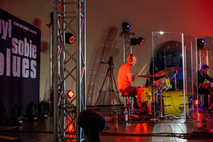 XX Był Sobie Blues: Clappton - A Tribute To Eric Clapton - Na scenie grający perkusista zespołu Clappton - Robert Winczowski