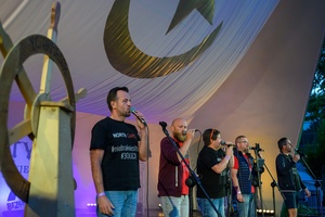 Szanty na Starówce: Kliper Marzenie, North Cape - Na scenie zespół wokalny North Cape