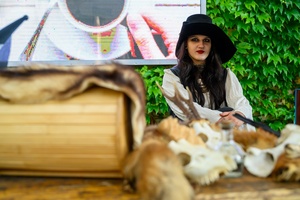 Szanty na Starówce: Aqua Marina, Mechanicy Szanty - Piratka z grupy rekonstrukcyjnej