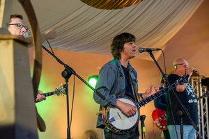 Szanty na Starówce: Aqua Marina, Mechanicy Szanty - Na scenie grający zespół Mechanicy Szanty