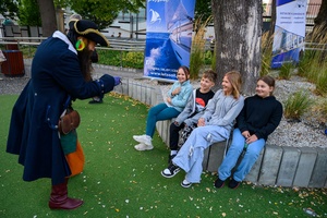 Szanty na Starówce: Aqua Marina, Mechanicy Szanty - Pirat z grupy rekonstrukcyjnej