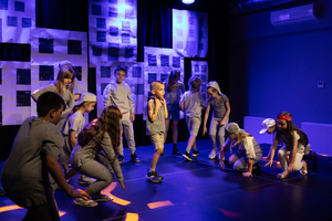 Spektakl "Dziób w dziób" - Mali aktorzy na scenie