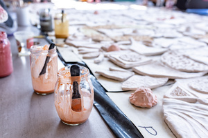 „Kompozycja miejska” - warsztaty ceramiczne - Elementy kompozycji ceramicznej przed wypałem