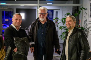 Koncert: Walk Away / Jazzowa jesień w TCK - Publiczność przed koncertem w Kinie Marzenie – wejście, hol i oczekiwanie na rozpoczęcie.