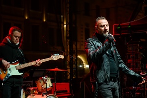 Koncert: 34. Tarnowski Finał WOŚP - Na plenerowej scenie grający zespół Skyether