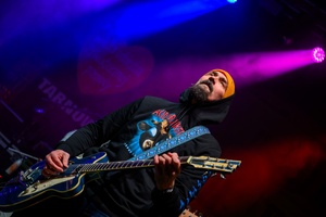 Koncert: 34. Tarnowski Finał WOŚP - Na plenerowej scenie grający zespół Staff