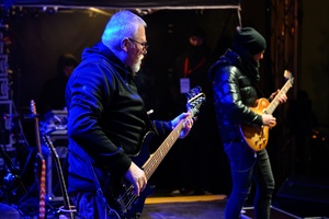 Koncert: 34. Tarnowski Finał WOŚP - Na plenerowej scenie grający zespół Zangaro