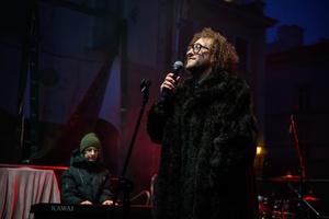 Koncert: 34. Tarnowski Finał WOŚP - Na plenerowej scenie występujący duet Szpetni