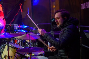 Koncert: 34. Tarnowski Finał WOŚP - Na plenerowej scenie grający zespół Staff