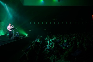 Koncert: Daria ze Śląska - Publiczność zasłuchana w koncercie Darii ze Śląska