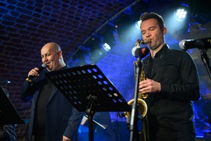 Benefis Bartka Szułakiewicza - Piotr Kita i Michał Król na scenie podczas koncertu.