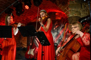 Benefis Bartka Szułakiewicza - Con Affetto na scenie podczas wspólnego grania.