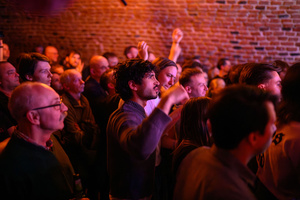 Koncert: The Bad Tales - Publiczność podczas koncertu zespołu The Bad Tales