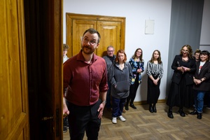 Wystawa: w cyklu Wernisaże Dzień po Dniu - Moment otwarcia drzwi i zaproszenia publiczności do oglądania wystawy.