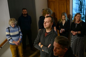 Wystawa: w cyklu Wernisaże Dzień po Dniu - Publiczność wernisażu.