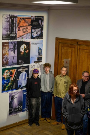 Wystawa: w cyklu Wernisaże Dzień po Dniu - Autorzy wystawy w trakcie przemowy.