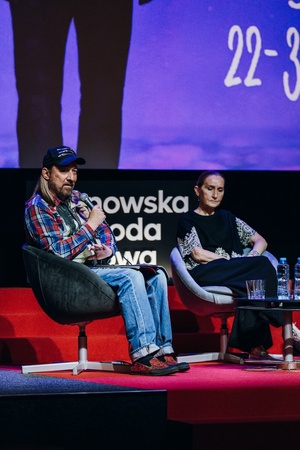 40. TNF: Dzień 4 (25.05.26) - Na scenie Marzenia spotkanie z twórcami filmu "Miłe kobiety", które poprowadził Ryszard Jaźwiński
