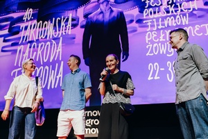 40. TNF: Dzień 4 (25.05.26) - Na scenie twórcy filmu "Miłe kobiety" zapraszający widzów na projekcje