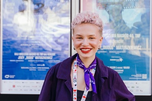 40. TNF: Dzień 4 (25.05.26) - Jury Młodzieżowe i wolontariusze przed kinem Marzenie