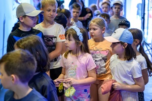 40. TNF: Dzień 6 (27.05.26) - Najmłodsi widzowie przybywający do Marzenia na projekcje Filmów Młodego Widza