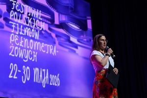 40. TNF: Dzień 8 (29.05.26) - Na scenie Marzenia Kaja Łuczyńska zapraszający gości projekcji specjalnej - krótkich metraży do zapowiedzi filmów