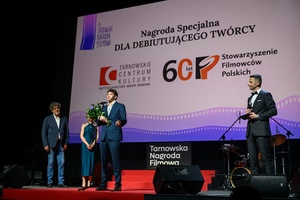 40. TNF: Gala Wręczenia Nagród - Na scenie Marzenia nagrodzony za Debiut odtwórca głównej roli w filmie "Brat" - Filip Wiłkomirski