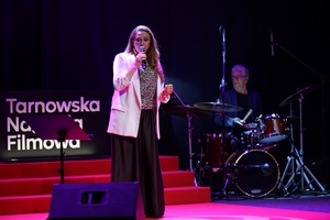 40. TNF: Gala Wręczenia Nagród - Na scenie Marzenia trio Andrzeja Jagodzińskiego z wokalistką Agnieszką Wilczyńską i trębaczem Robertem Majewskim występujący na zakończenie Gali