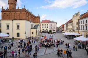 Wystawa: Konfrontacje Plakatu Studenckiego - Publiczność podczas otwarcia.