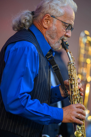 Starówka Jazz Festival – Old Boys Band / Big Band Bochnia - Koncert jazzowy w Amfiteatrze w Tarnowie – widok na scenę i zgromadzoną publiczność.