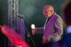 Starówka Jazz Festival – Old Boys Band / Big Band Bochnia - Koncert jazzowy w Amfiteatrze w Tarnowie – widok na scenę i zgromadzoną publiczność.