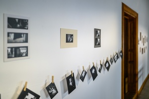 Wystawa: Alchemia obrazu - Część wystawy - prace uczestników warsztatów z fotografii otworkowej.