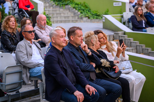 Koncert: Paragrafy i nuty - Publiczność podczas koncertu "Paragrafy i nuty" w tarnowskim amfiteatrze