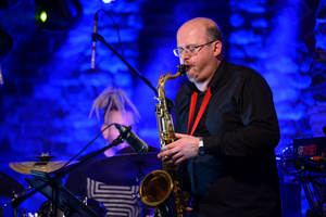 Koncert: LNSD Quartet - Szymon Łukowski gra na saksofonie.