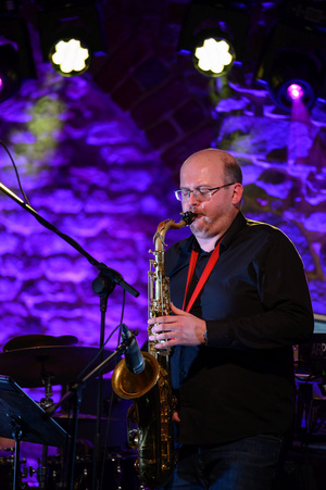 Koncert: LNSD Quartet - Szymon Łukowski gra na saksofonie.