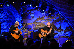 Koncert kolęd "Nocna cisza" - Artur Lesicki i Marek Napiórkowski podczas koncertu.