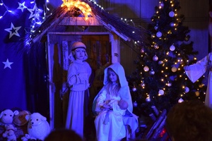 Wychowankowie z Przedszkola Nr 18 w Tarnowie podczas Jasełek w Domu Kultury.