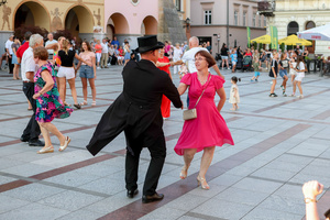 Plakat: Letni Taneczny Wieczór na Rynku – edycja specjalna!