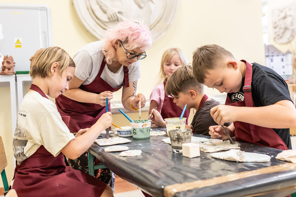 DKW: „Wzorzysty kafelek” - warsztaty ceramiczne spot. 2 dla dzieci